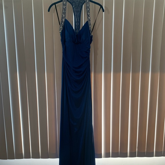 Beautiful blue gown - Picture 3 of 5